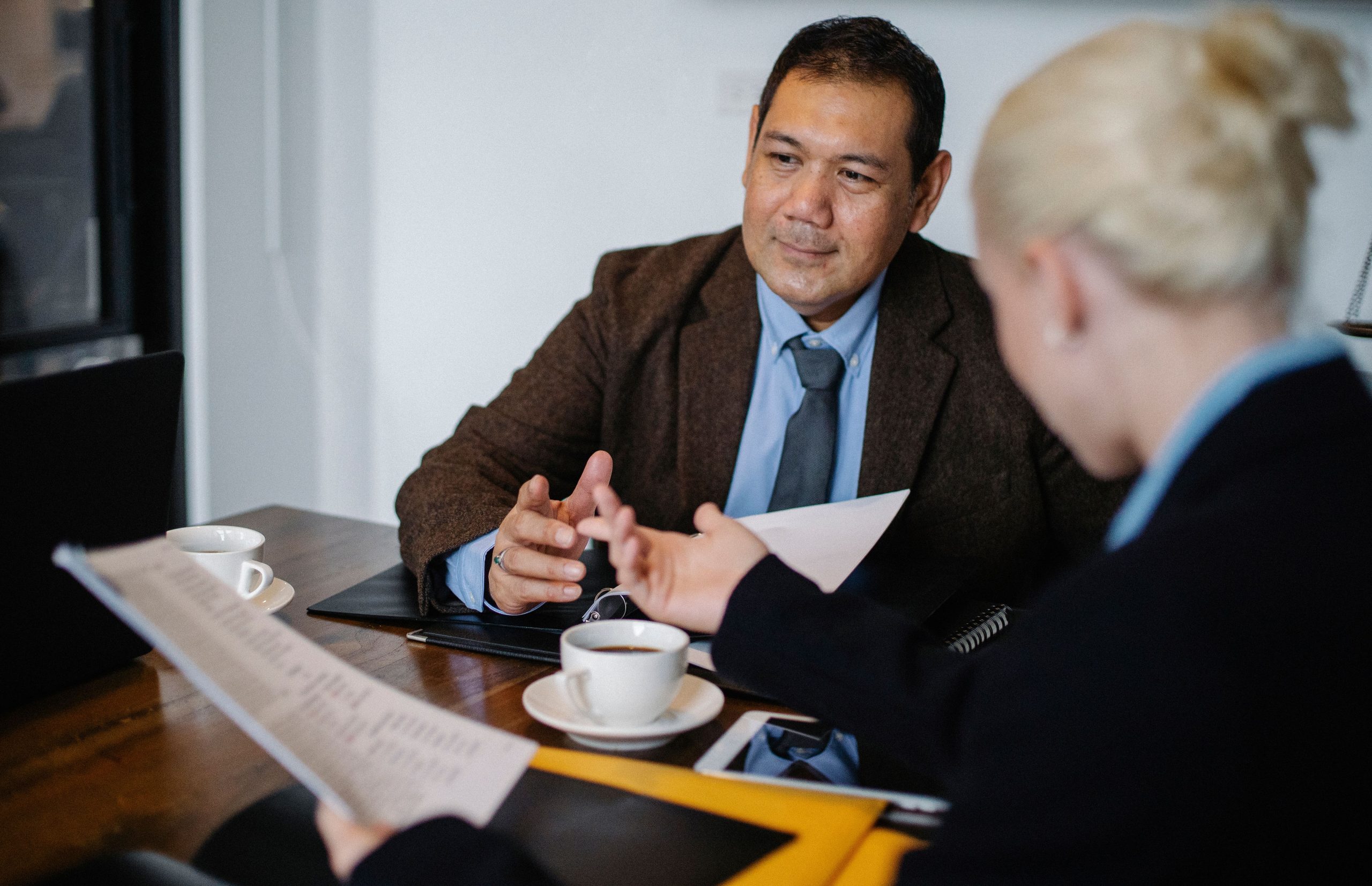 criminal defense attorneys in hampton roads consulting with client